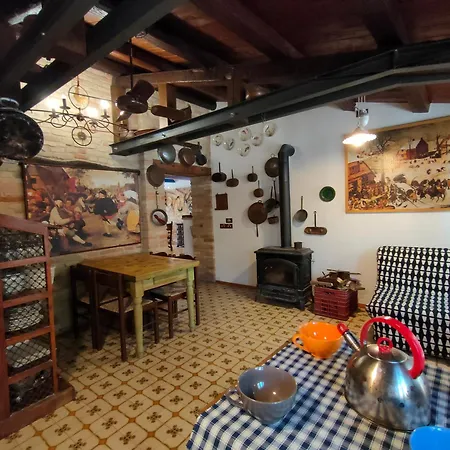 Tania House *